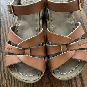 Saltwater sandals size 8